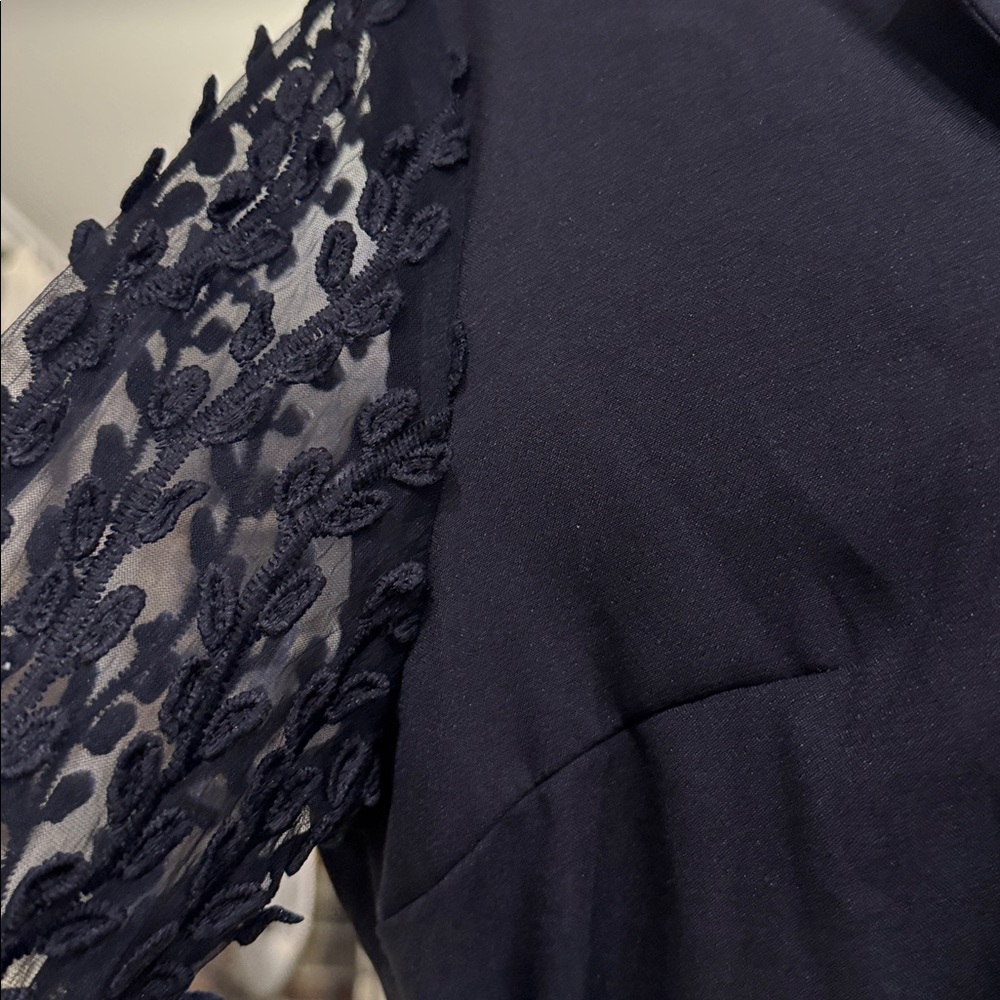 (SOLD) PrettyLittleThing Black Woven Lace Sleeve Belt Blazer Size 12 - Picture 9 of 12